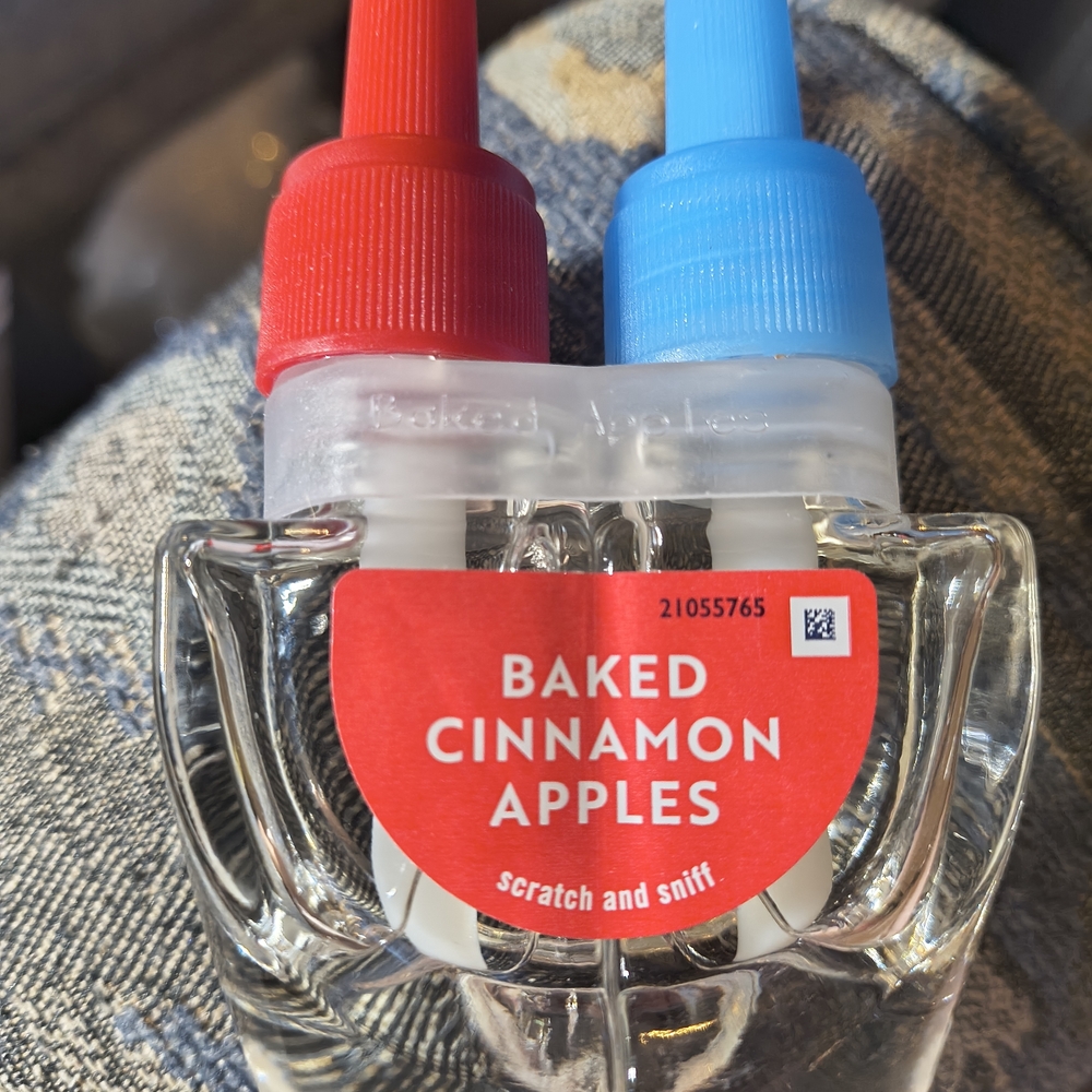 Febreze Baked Cinnamon Apples Plug-In Refill with Red and Blue Caps